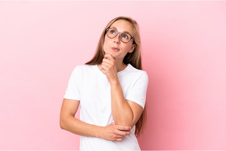 متى يجب علي الاتصال بالطبيب؟ ما هي خطوات التعافي من زراعة الأسنان بعد العملية؟